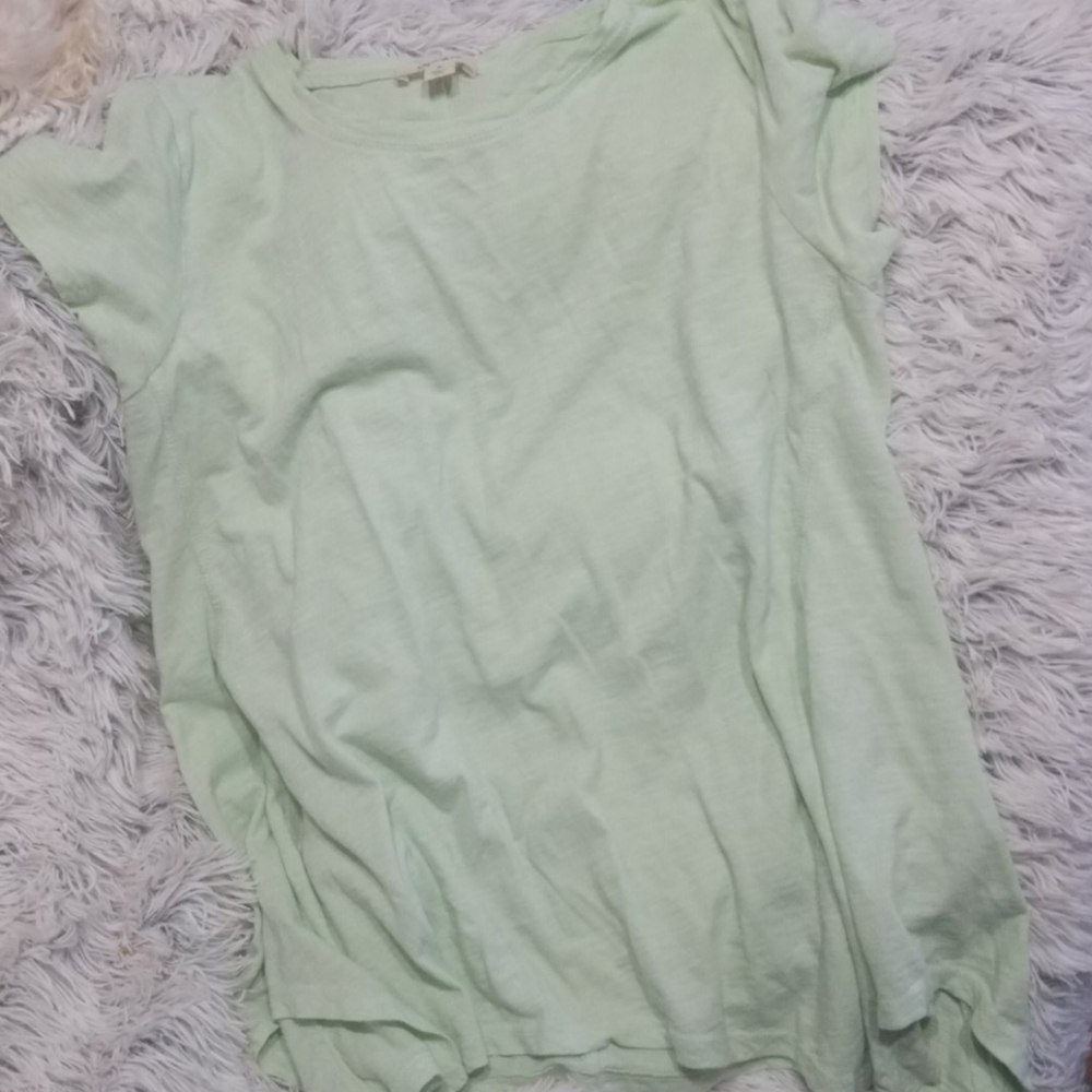 Women's flowy top